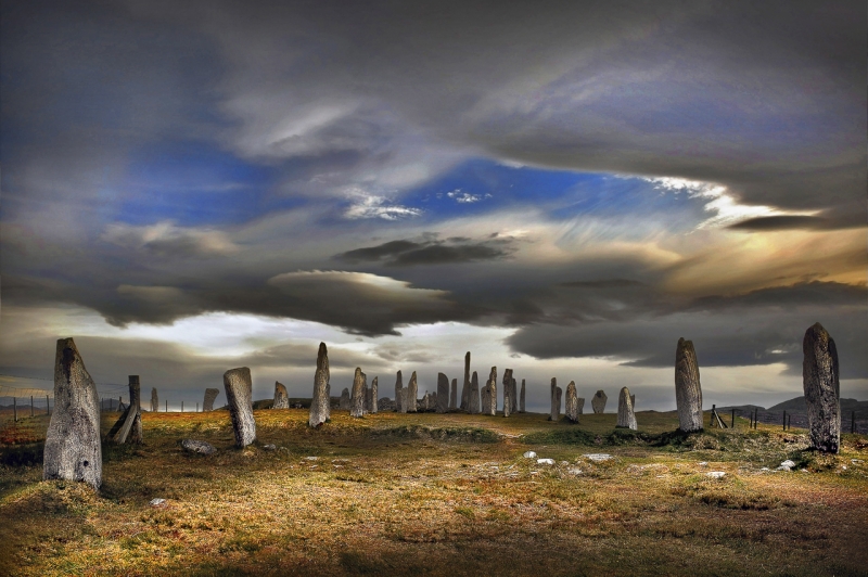 Standing-Stones-of-Callanish-Isle-of-Lewis_.jpg
