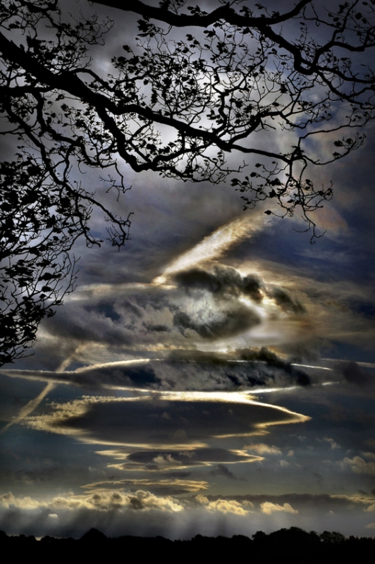 Ufo-Clouds-1a.jpg